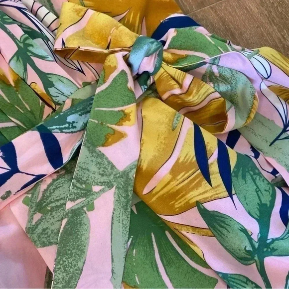 HYFYVE Wide Leg Tropical Print Floral Jumpsuit Size Medium Party Cruise Resort - Picture 2 of 13